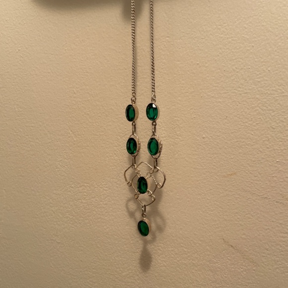 Sterling 20 in green stone necklace - Picture 2 of 4